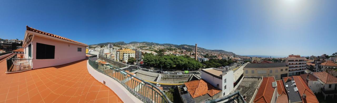 Garden And Seaview Apartment - Free Parking Funchal  Extérieur photo