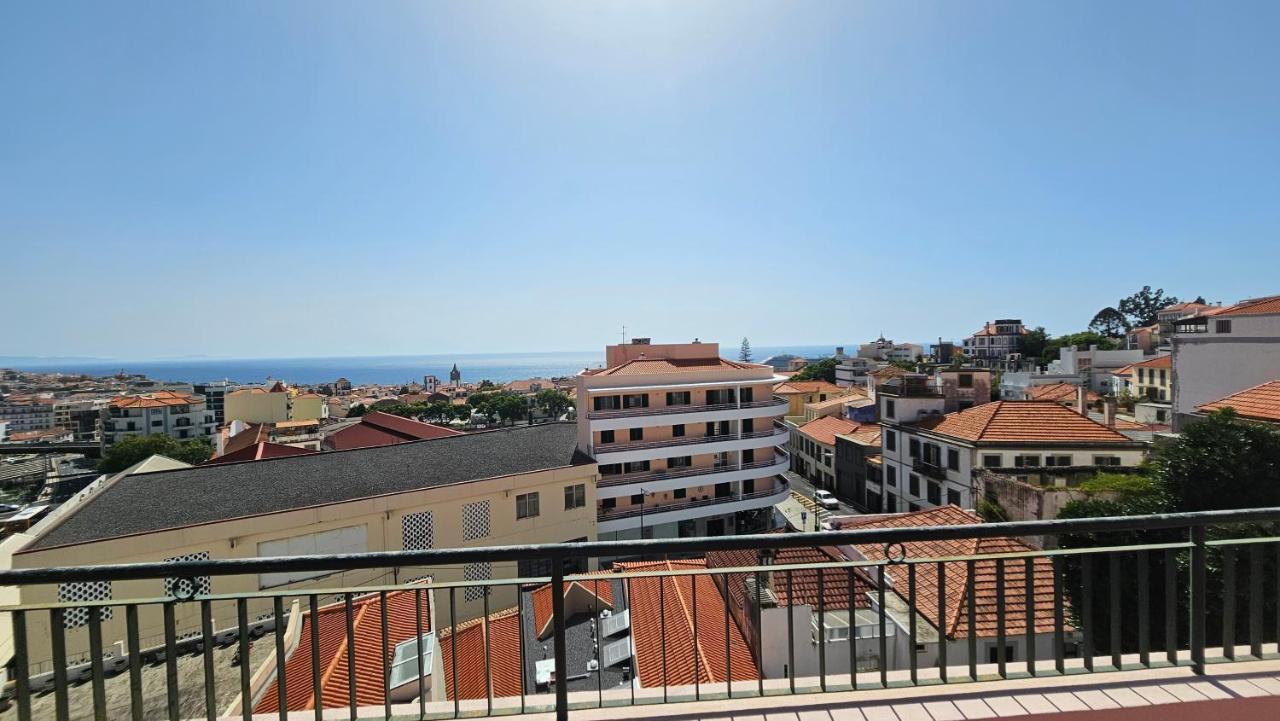 Garden And Seaview Apartment - Free Parking Funchal  Extérieur photo