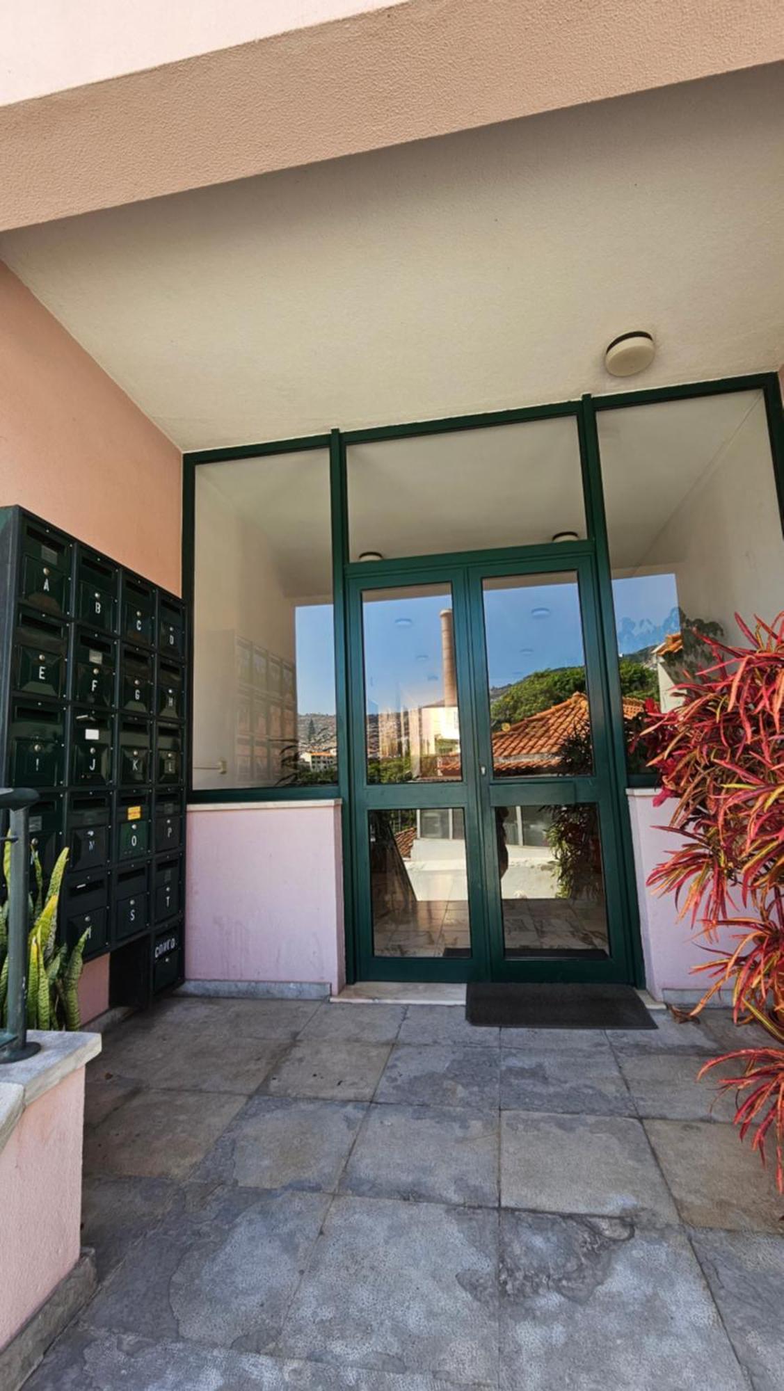 Garden And Seaview Apartment - Free Parking Funchal  Extérieur photo